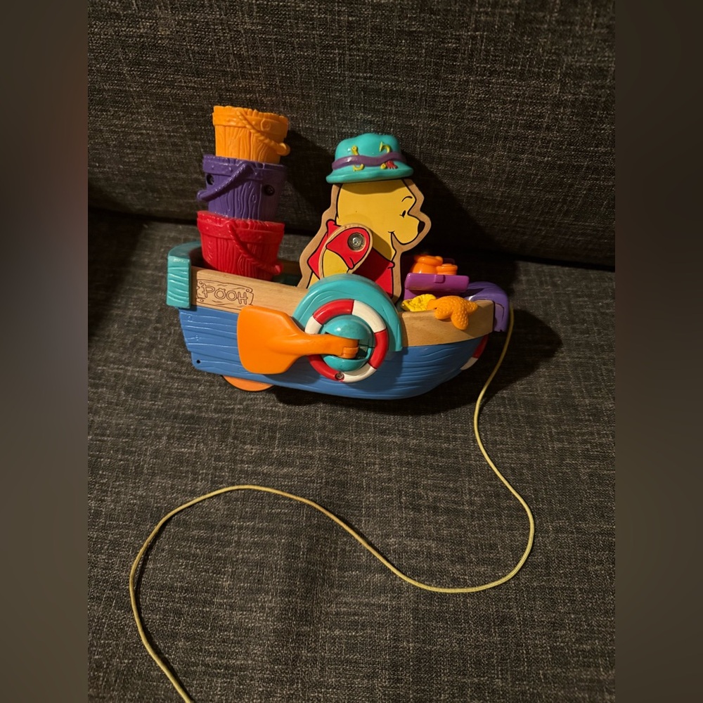 Vintage Winnie The Pooh pull toy